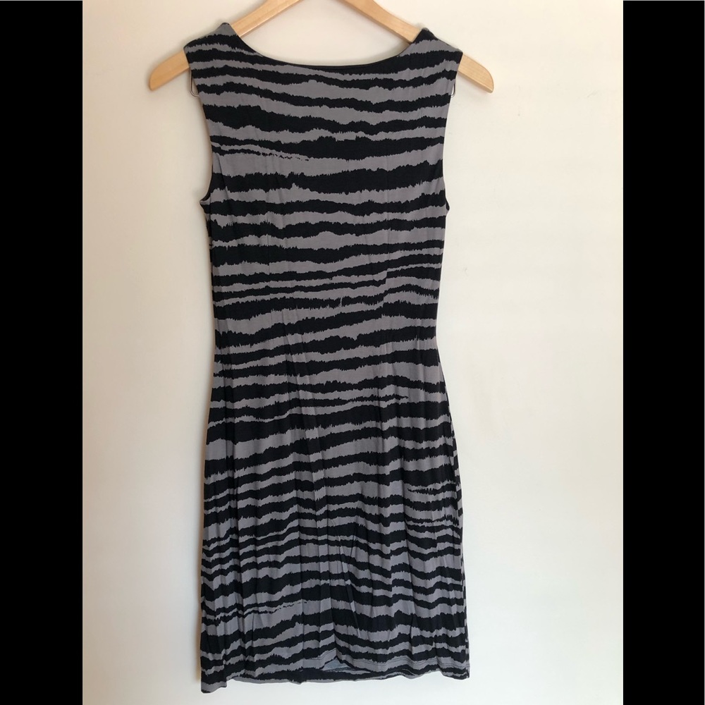 LOFT RUCHED SLEEVELESS STRIPED DRESS 👗 Size XSP - Picture 4 of 9